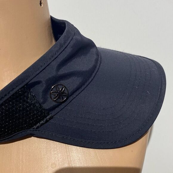 Gaiam Women's Black Classic Fitness Mesh Back Visor Hat Cap Adjustable - Picture 2 of 7